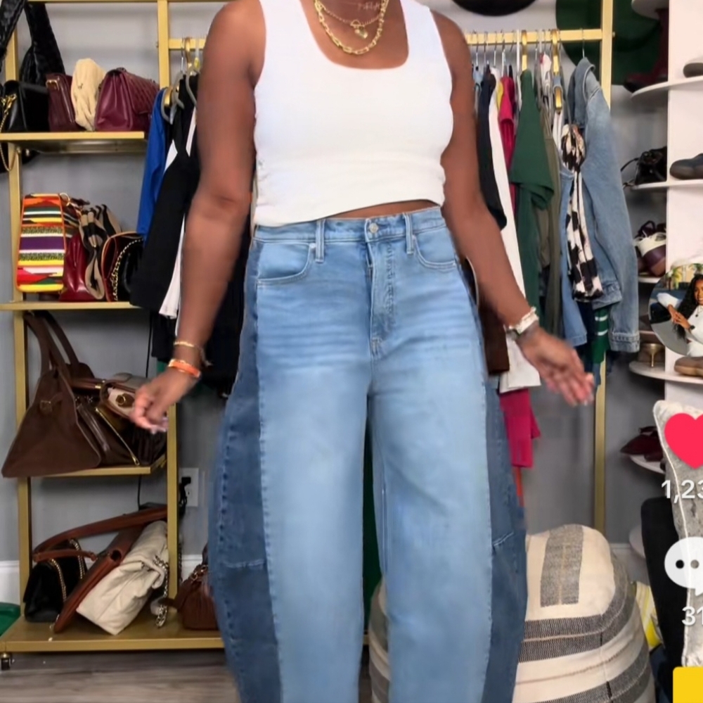 Scoop NYC Light and Dark Blue Flare Jeans - Picture 7 of 13